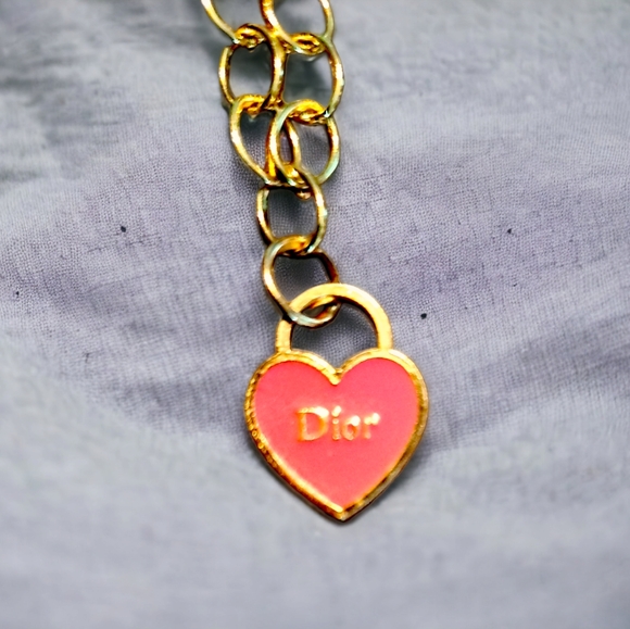 Heart shaped charm on stainless steel gold plated bracelet - Picture 3 of 3